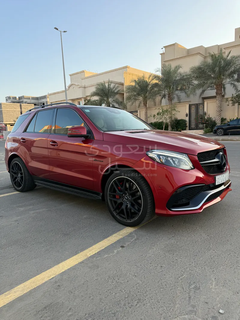 2017 مرسيدس - بنز جي إل إي 63إس أي إم جي