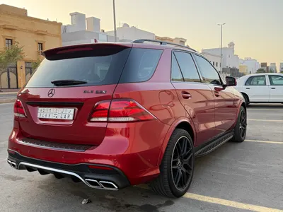 2017 مرسيدس - بنز جي إل إي 63إس أي إم جي