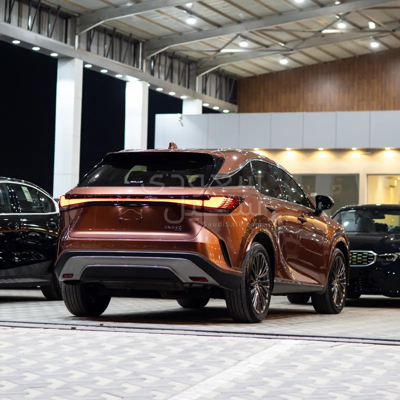 2023 لكزس أر إكس 350