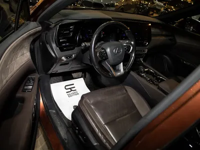 2023 لكزس أر إكس 350