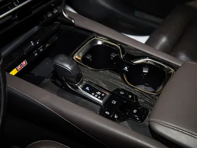 2023 لكزس أر إكس 350