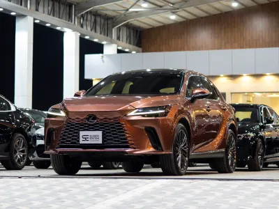 2023 لكزس أر إكس 350