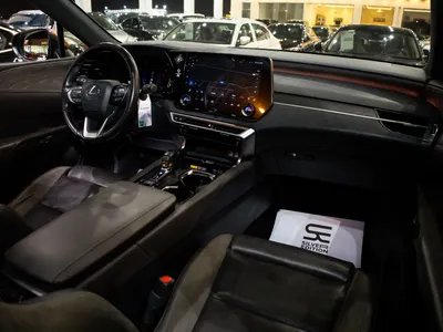 2023 لكزس أر إكس 350