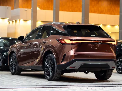 2023 لكزس أر إكس 350