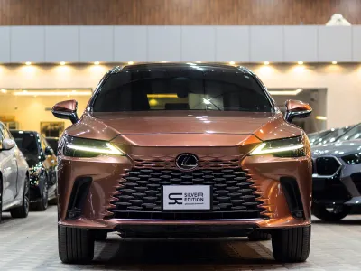 2023 لكزس أر إكس 350