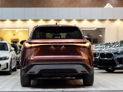 2023 لكزس أر إكس 350