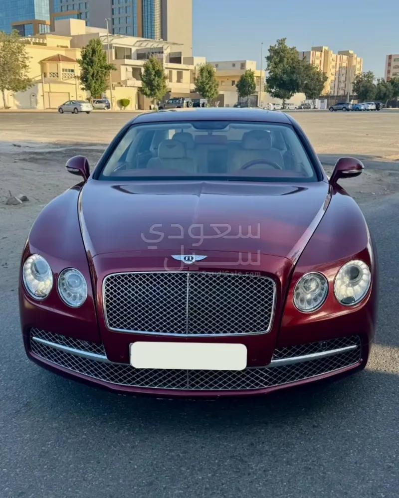2015 بنتلي كونتيننتل فلاينج سبير الاصدار الاول