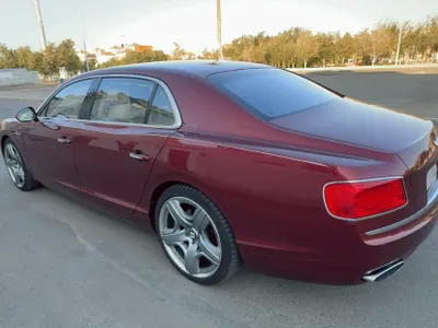 2015 بنتلي كونتيننتل فلاينج سبير الاصدار الاول