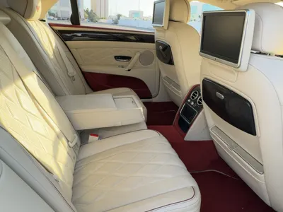 2015 بنتلي كونتيننتل فلاينج سبير الاصدار الاول