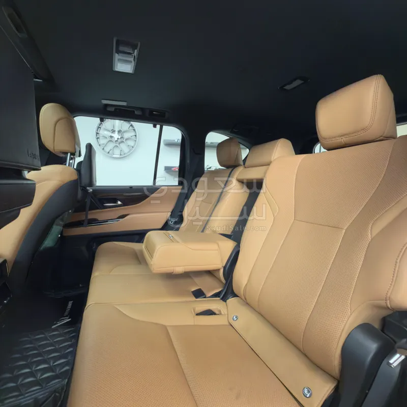 2024 لكزس إل إكس 600