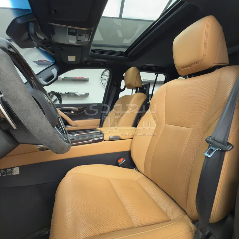 2024 لكزس إل إكس 600