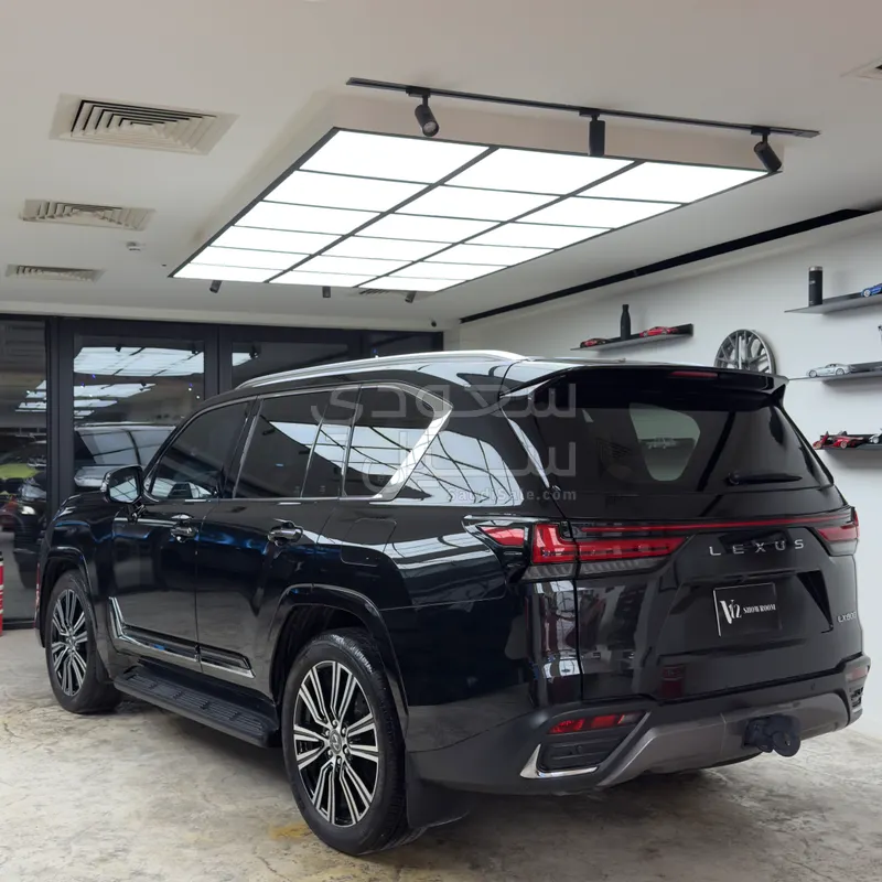 2024 لكزس إل إكس 600