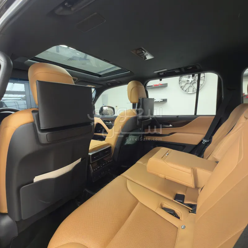 2024 لكزس إل إكس 600