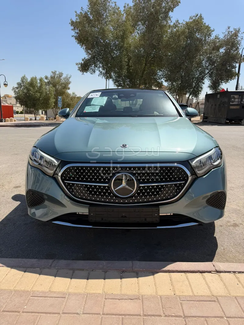 2025 Mercedes-Benz E 200