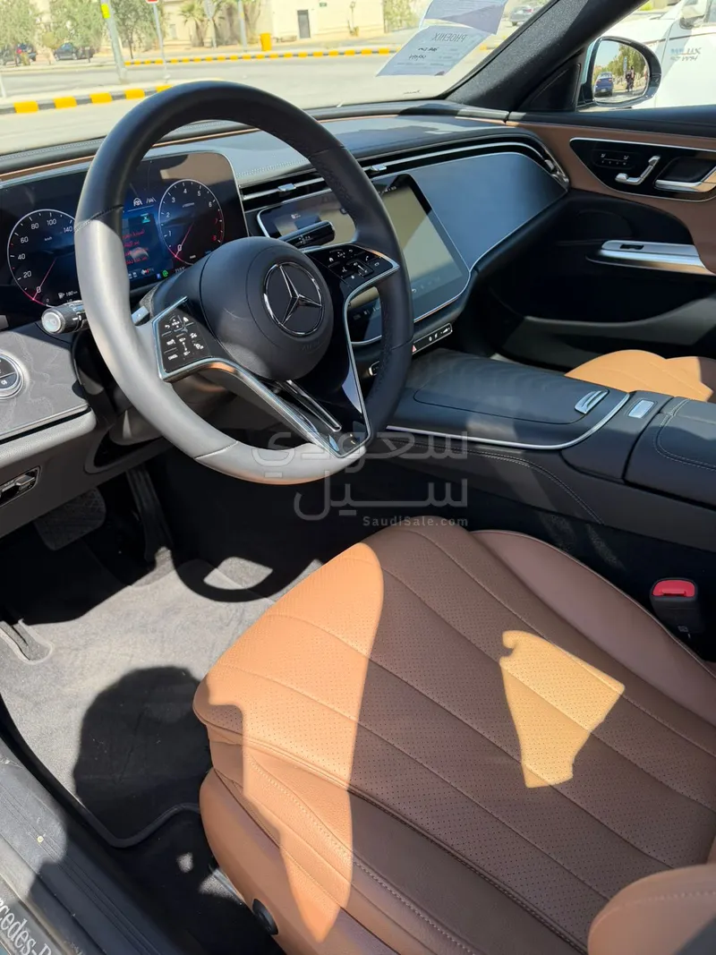 2025 Mercedes-Benz E 200