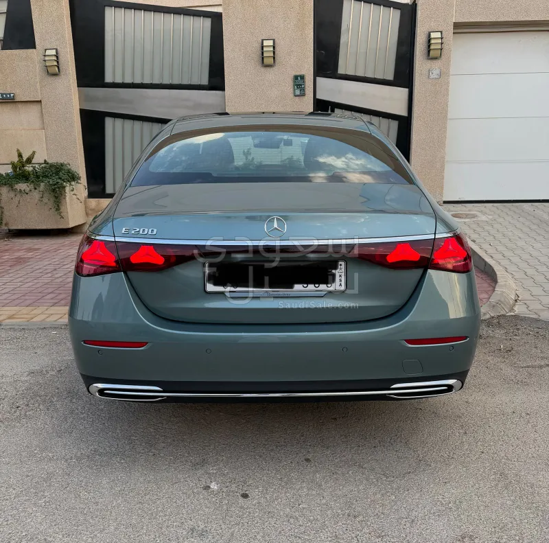 2025 مرسيدس - بنز إي 200
