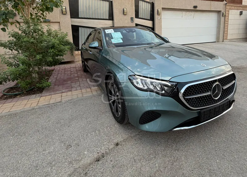 2025 مرسيدس - بنز إي 200