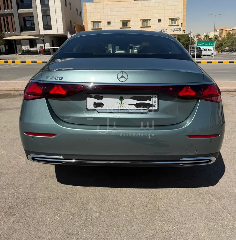 2025 Mercedes-Benz E 200