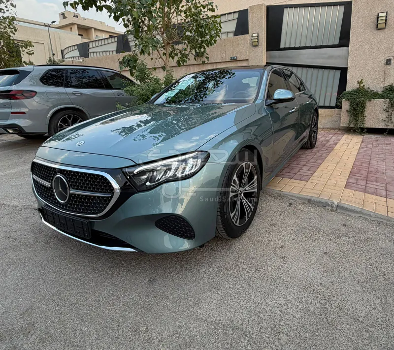 2025 مرسيدس - بنز إي 200