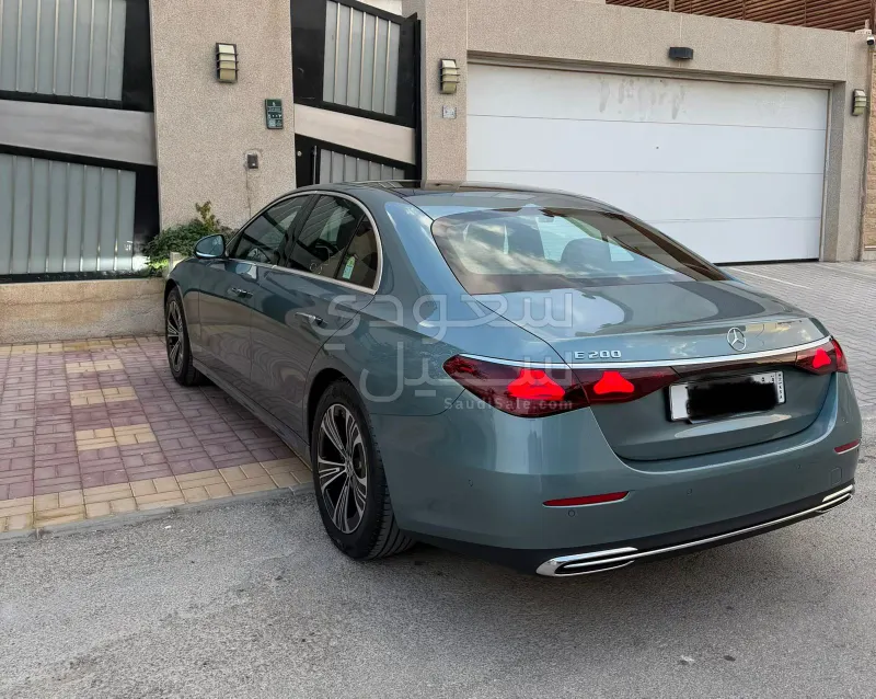 2025 مرسيدس - بنز إي 200