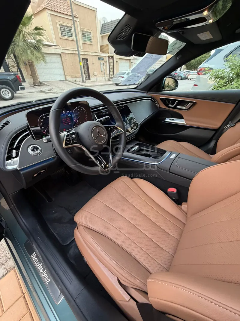 2025 مرسيدس - بنز إي 200