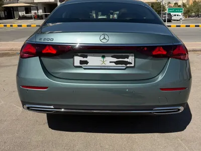 2025 Mercedes-Benz E 200