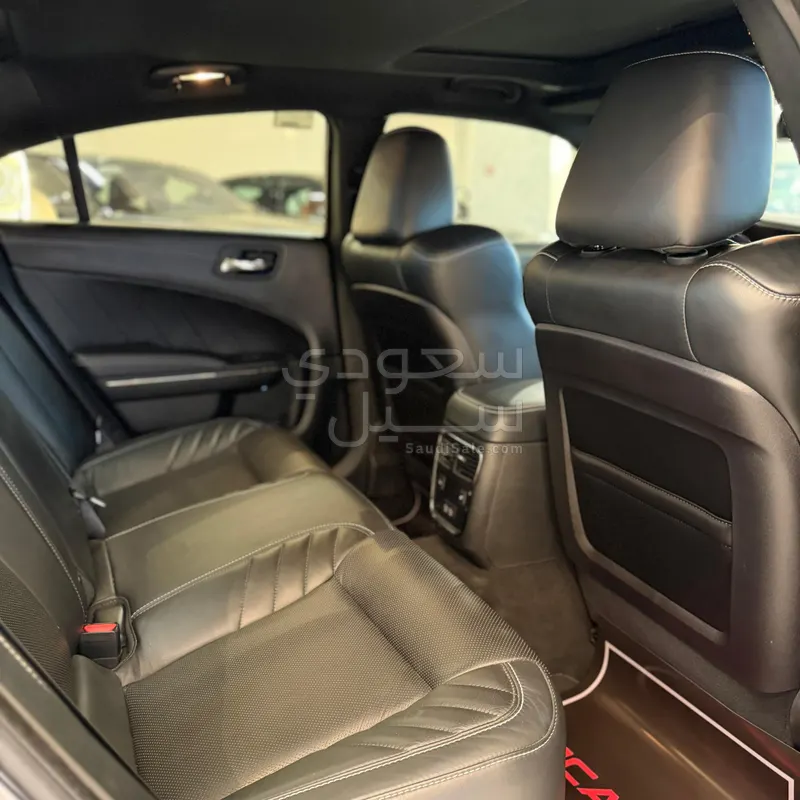 2023 دودج تشارجر اس ار تي