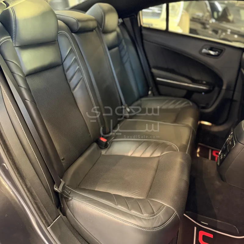 2023 دودج تشارجر اس ار تي