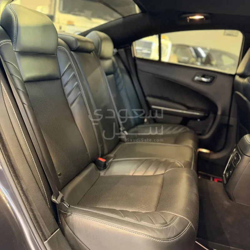 2023 دودج تشارجر اس ار تي