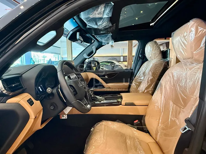 2025 لكزس إل إكس 600