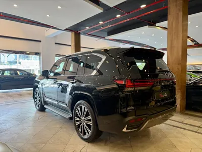 2025 لكزس إل إكس 600