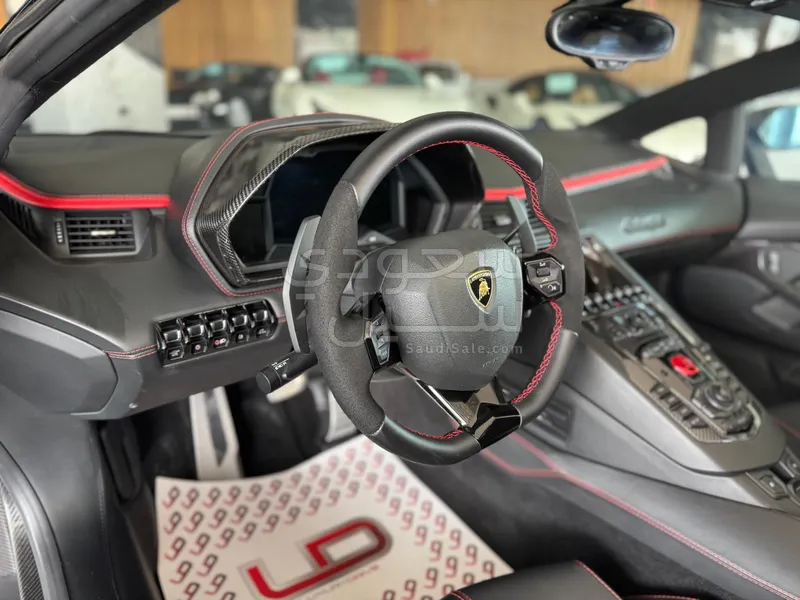 2019 لمبرجيني افنتادور اس