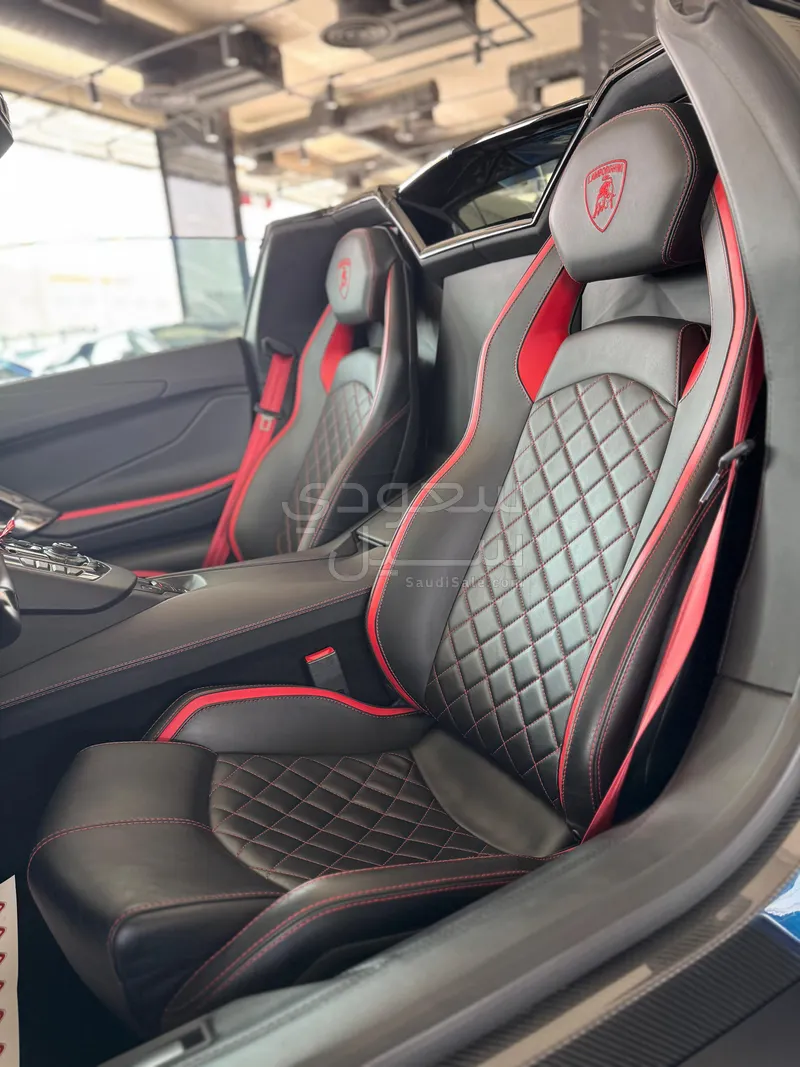 2019 لمبرجيني افنتادور اس