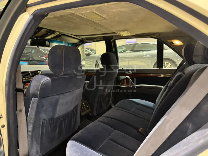 1993 مرسيدس - بنز إس 300