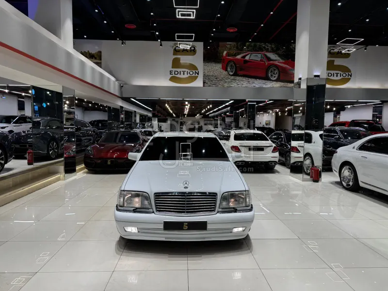 1993 مرسيدس - بنز إس 300