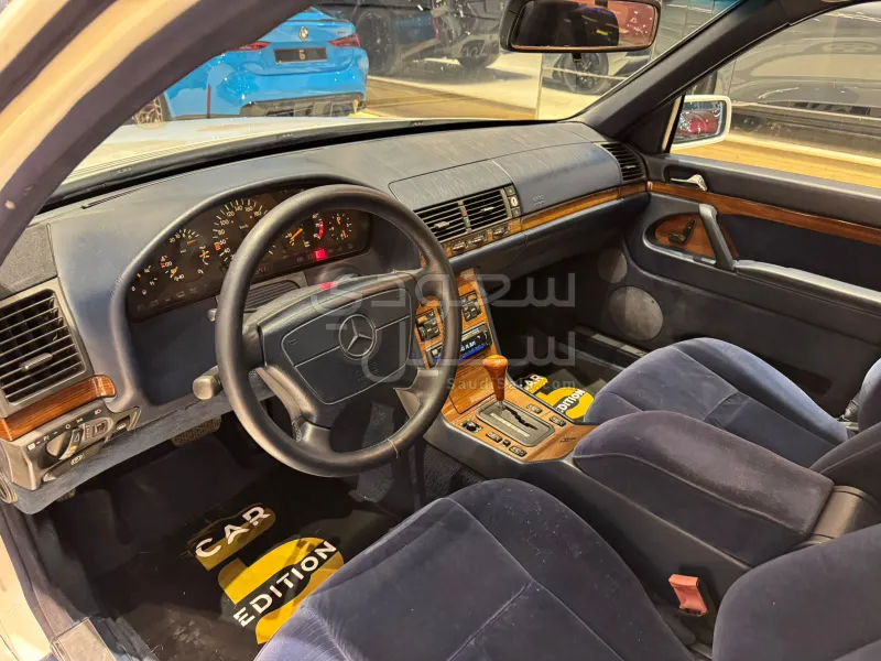 1993 مرسيدس - بنز إس 300