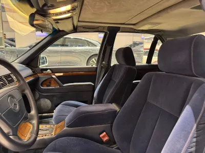 1993 مرسيدس - بنز إس 300