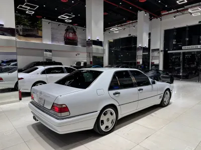 1993 مرسيدس - بنز إس 300