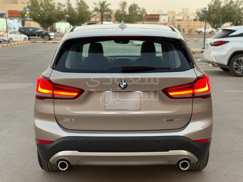 2022 بي ام دبليو الفئة اكس 1