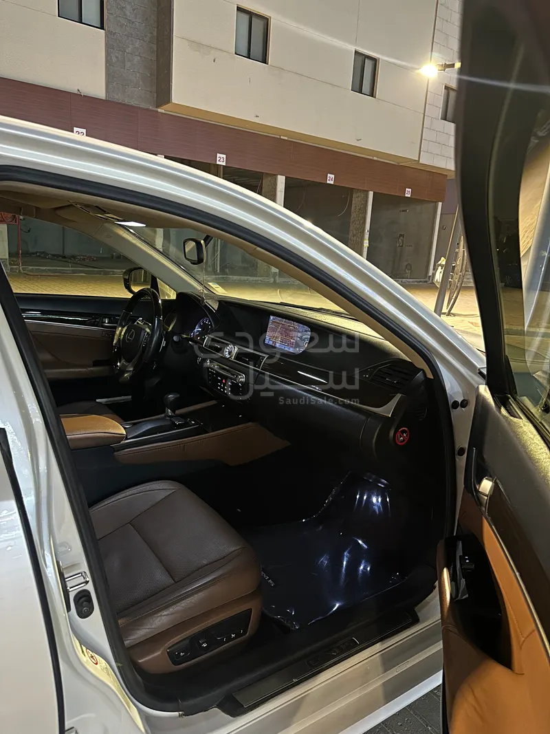 2012 لكزس جي إس 350