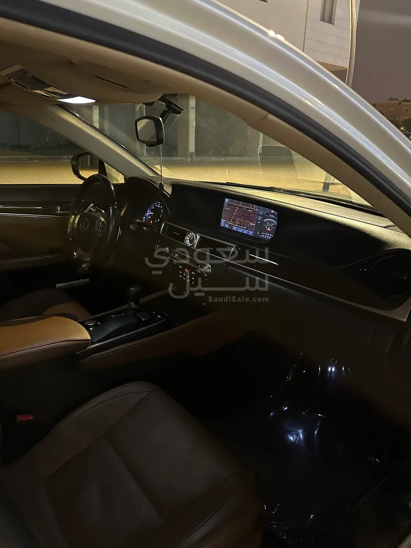 2012 لكزس جي إس 350