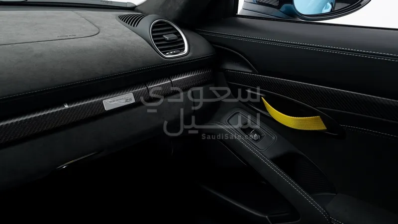 2025 بورش كايمان جي تي 4 ار اس