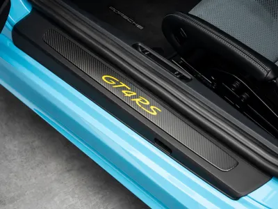 2025 بورش كايمان جي تي 4 ار اس