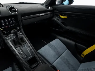 2025 بورش كايمان جي تي 4 ار اس