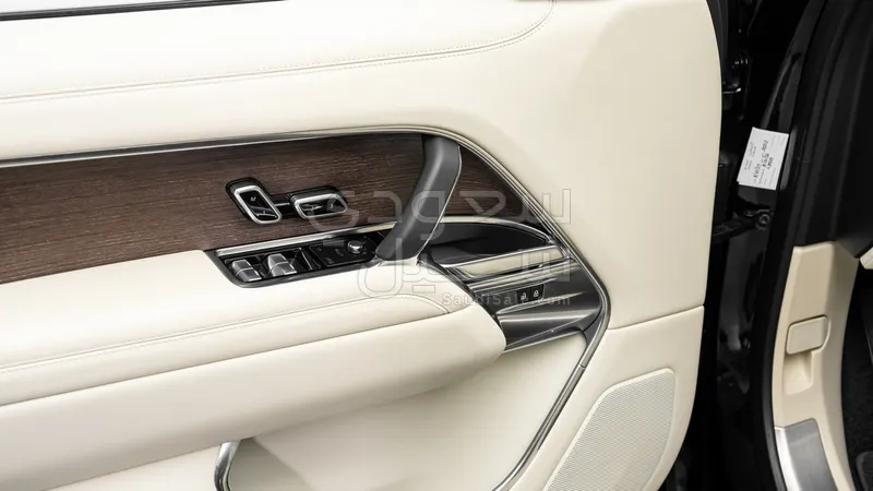 2023 لاند روفر رينج روفر اتش اس اي