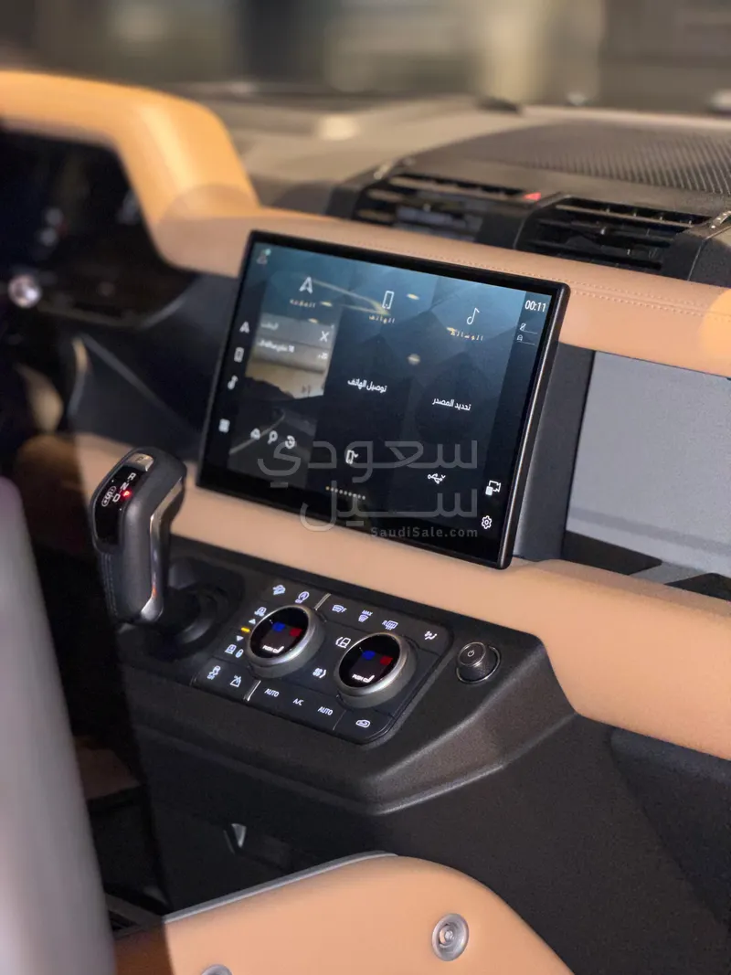 2025 لاند روفر ديفيندر اكس