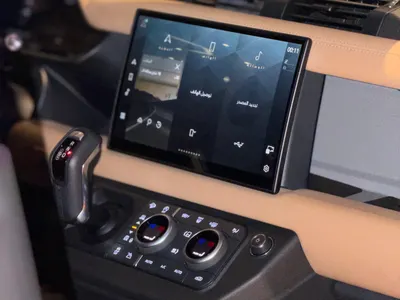 2025 لاند روفر ديفيندر اكس