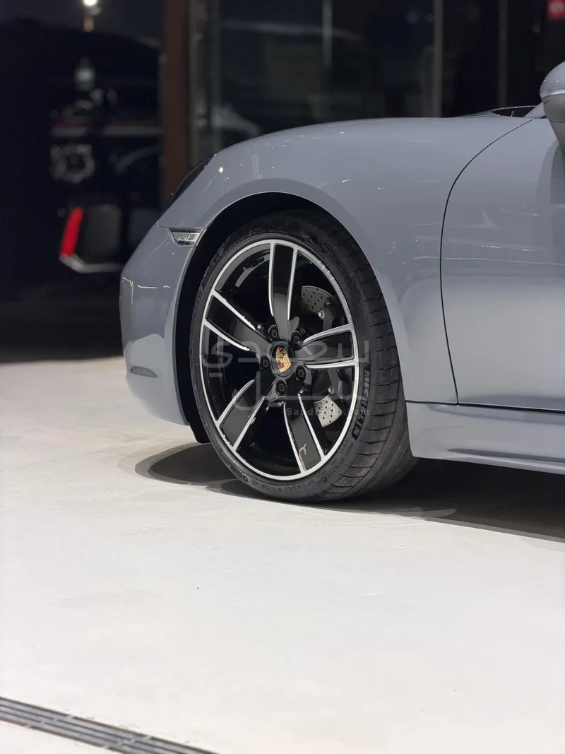 2025 بورش 718 كايمان