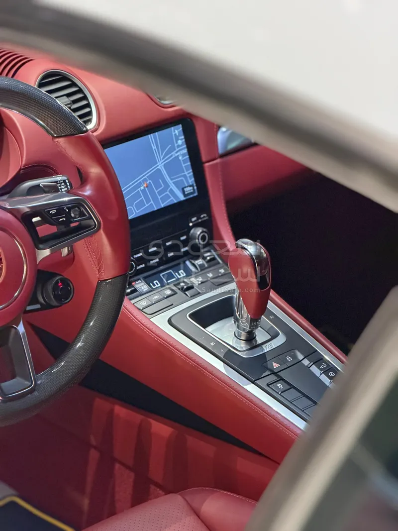 2025 بورش 718 كايمان