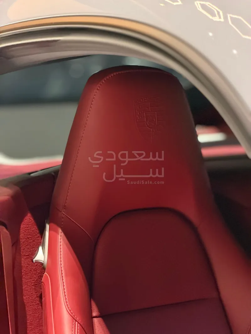 2025 بورش 718 كايمان